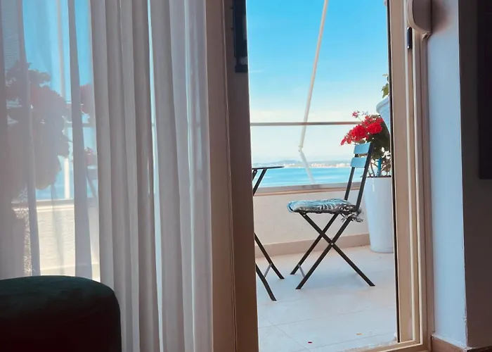 Sunny Breeze Apartment